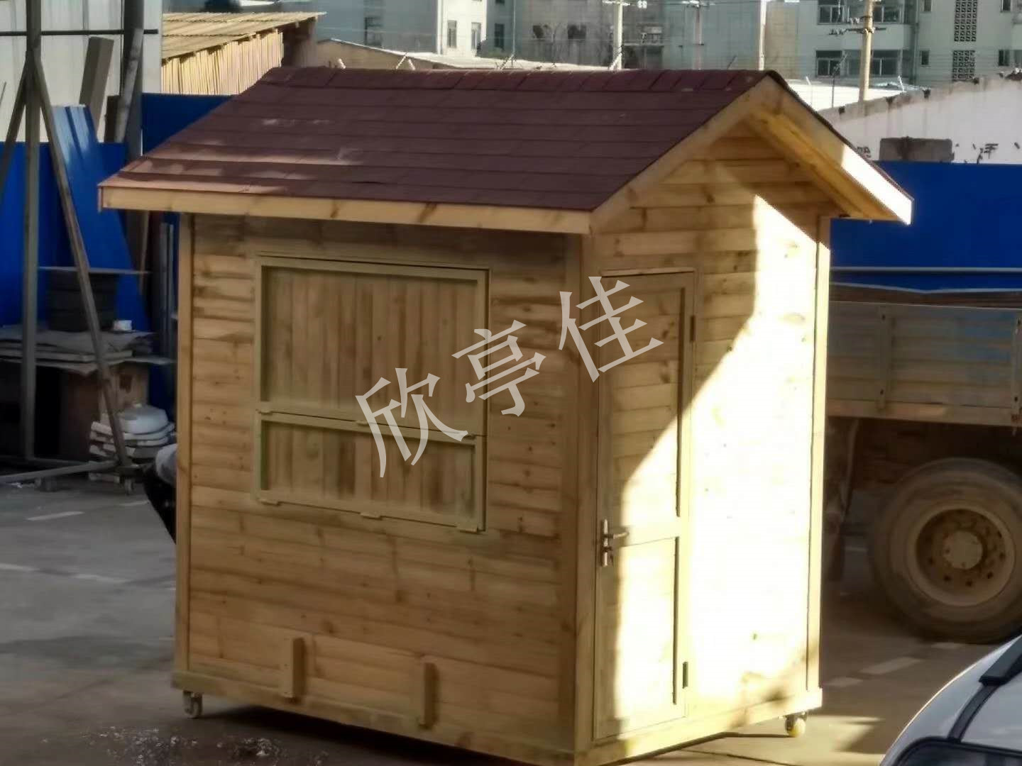 防腐木崗亭