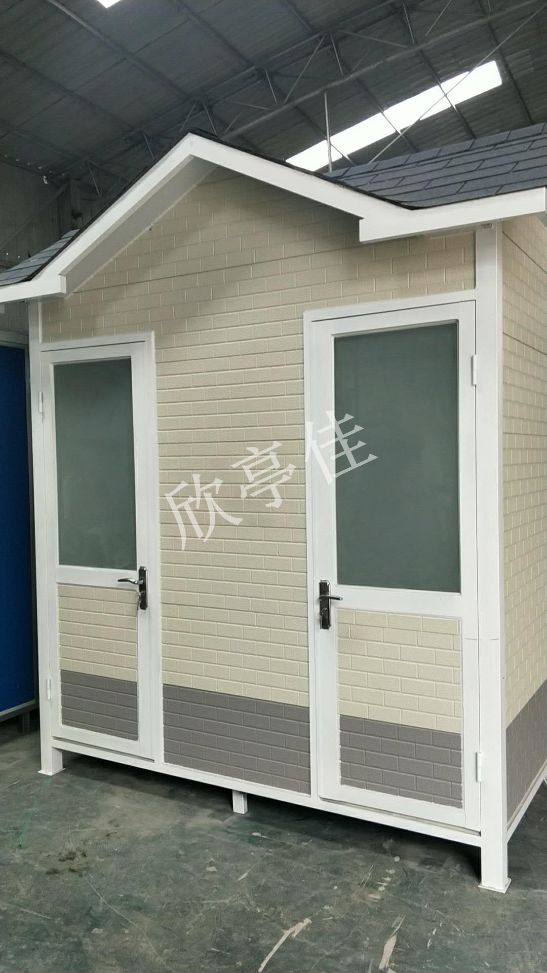 雕花板移動廁